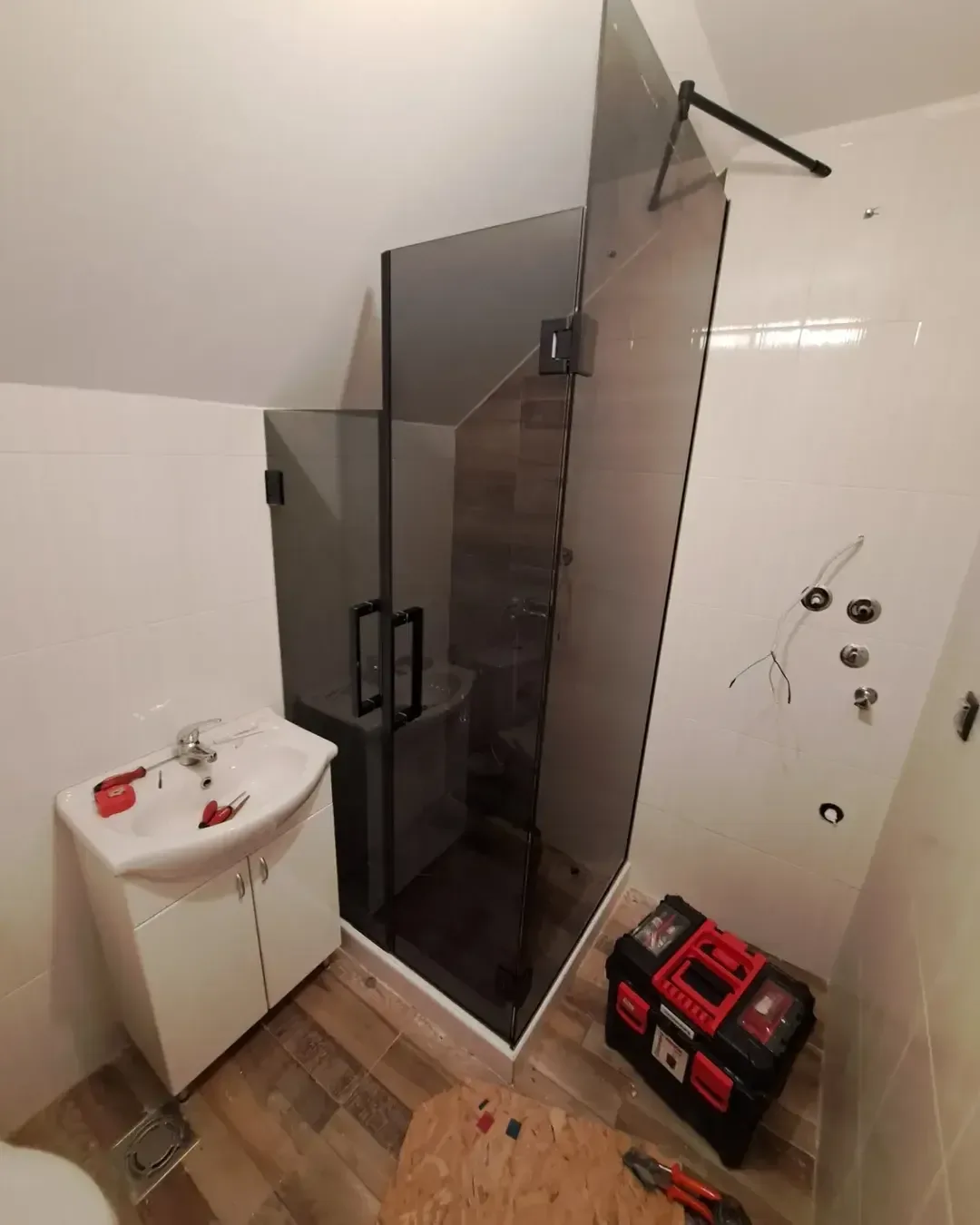Tuš kabina po meri